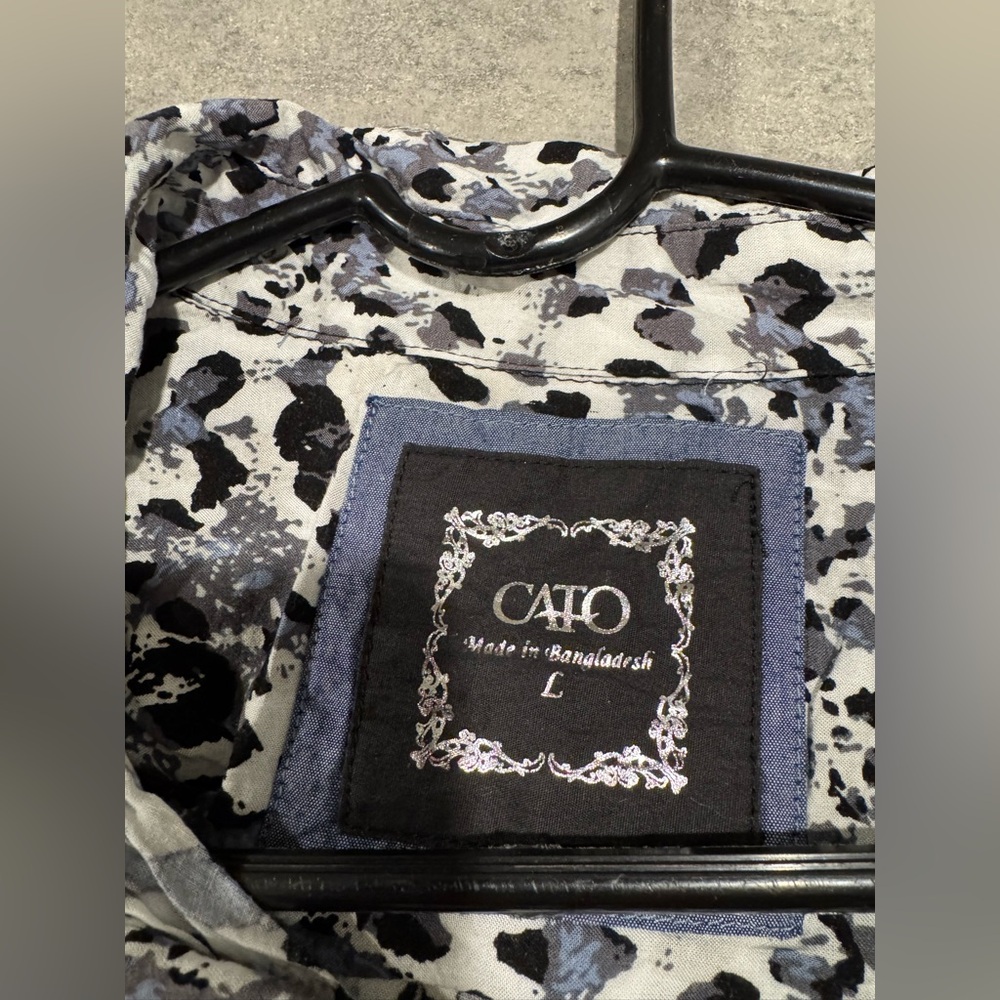 Women’s Leopard Print Button Down Shirt from Cato! Size L!! - Picture 5 of 6